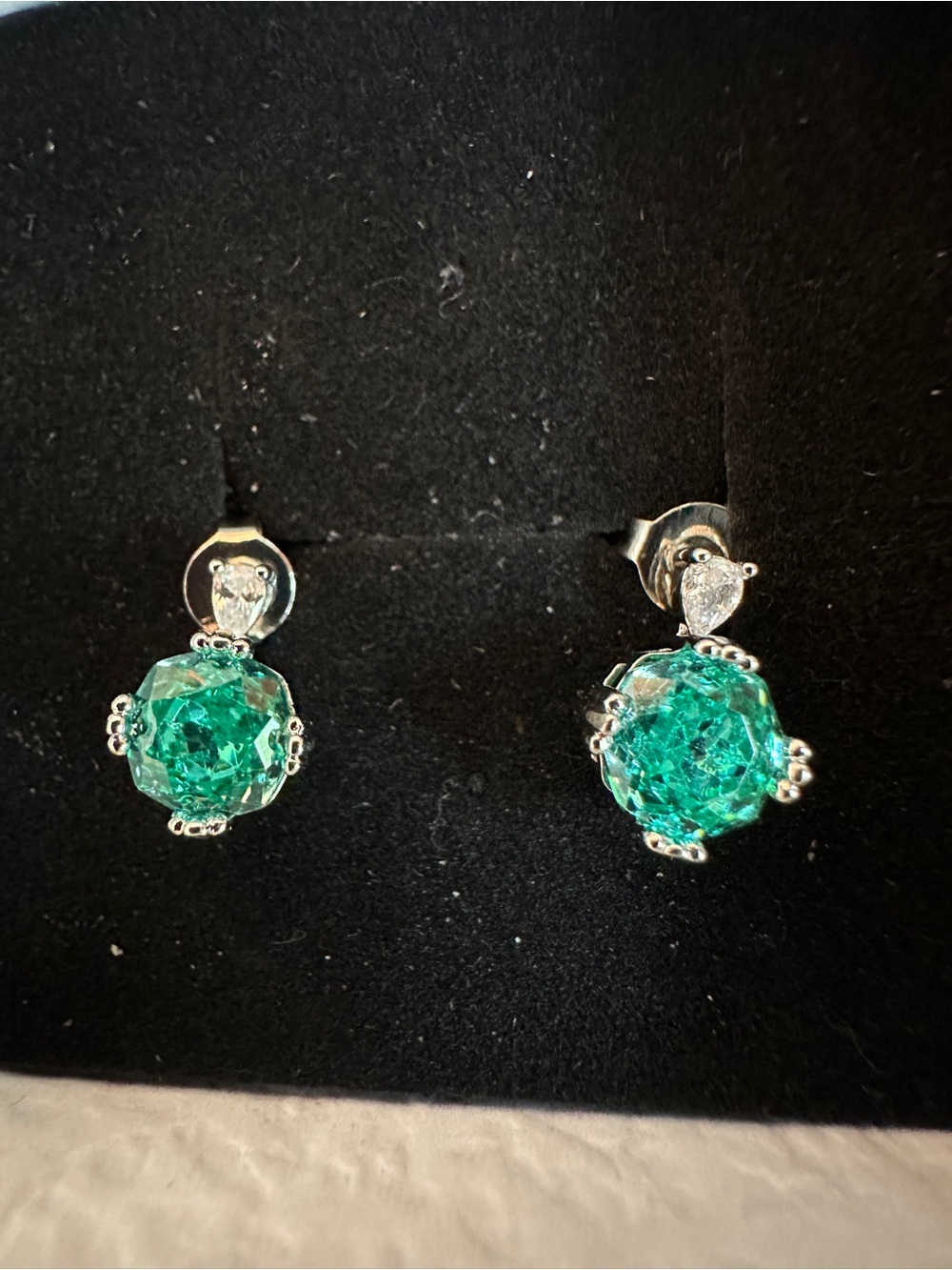 2 Pairs Crystal Drop Earrings Aurora & Emerald Green Silver Tone‎ - Picture 2 of 4